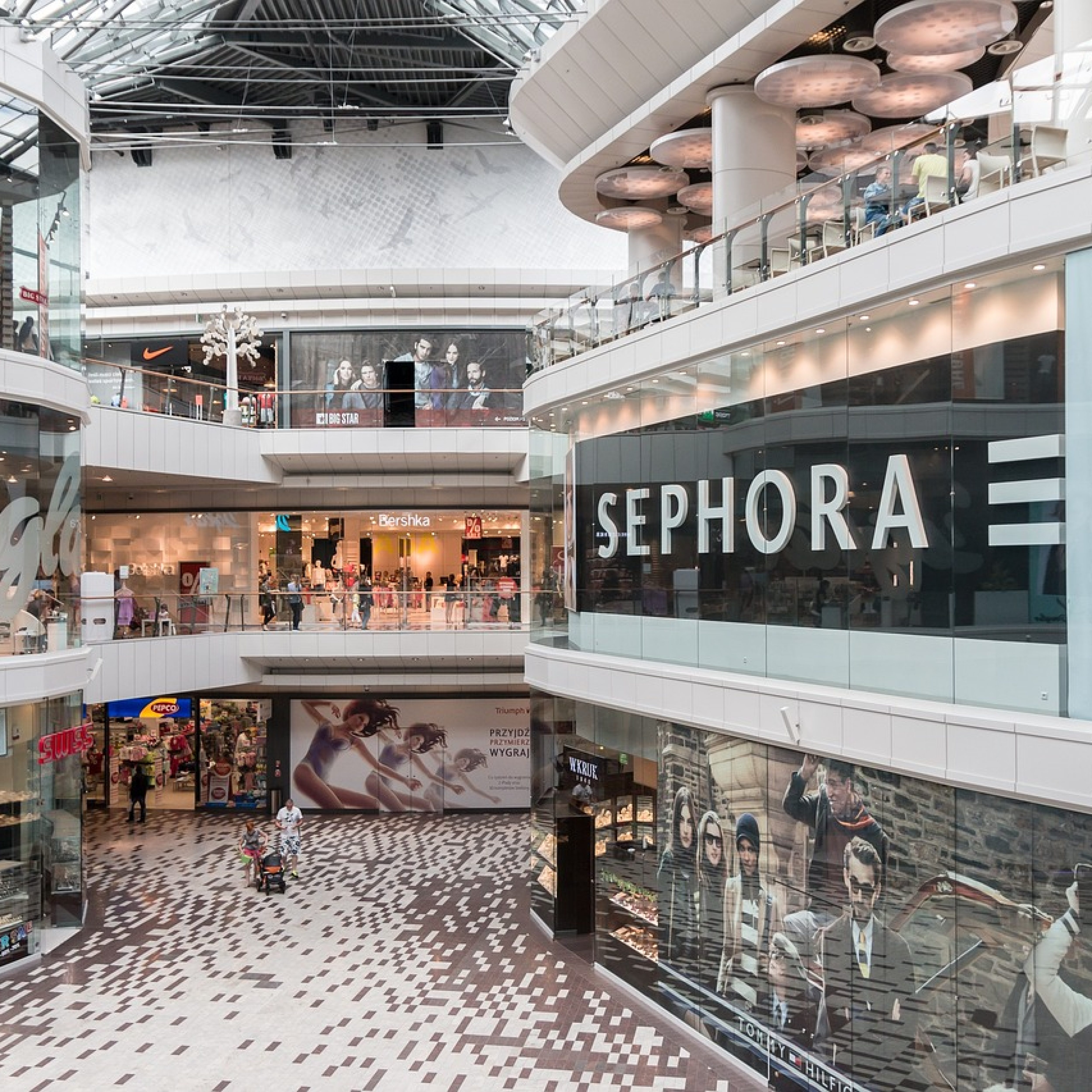 shopping-mall-906721_1280